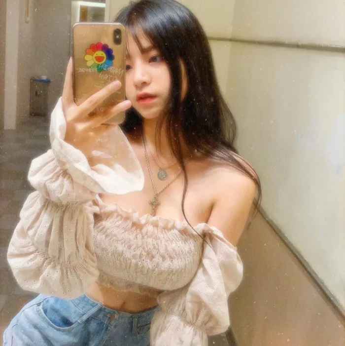 Full bộ' gái xinh 10X trên Instagram - Saostar.vn