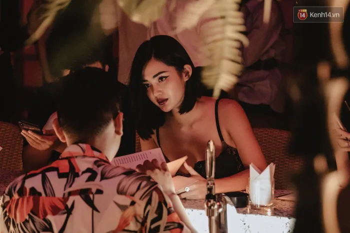 Ngắm loạt ảnh gái xinh kéo hội đi 