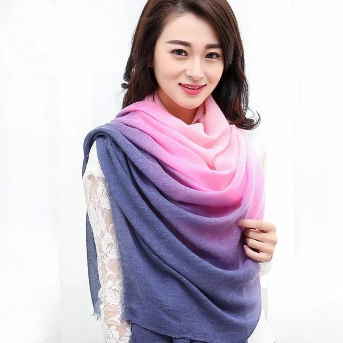 4 mẫu khăn quàng cổ nữ đẹp thời trang cho các chị em