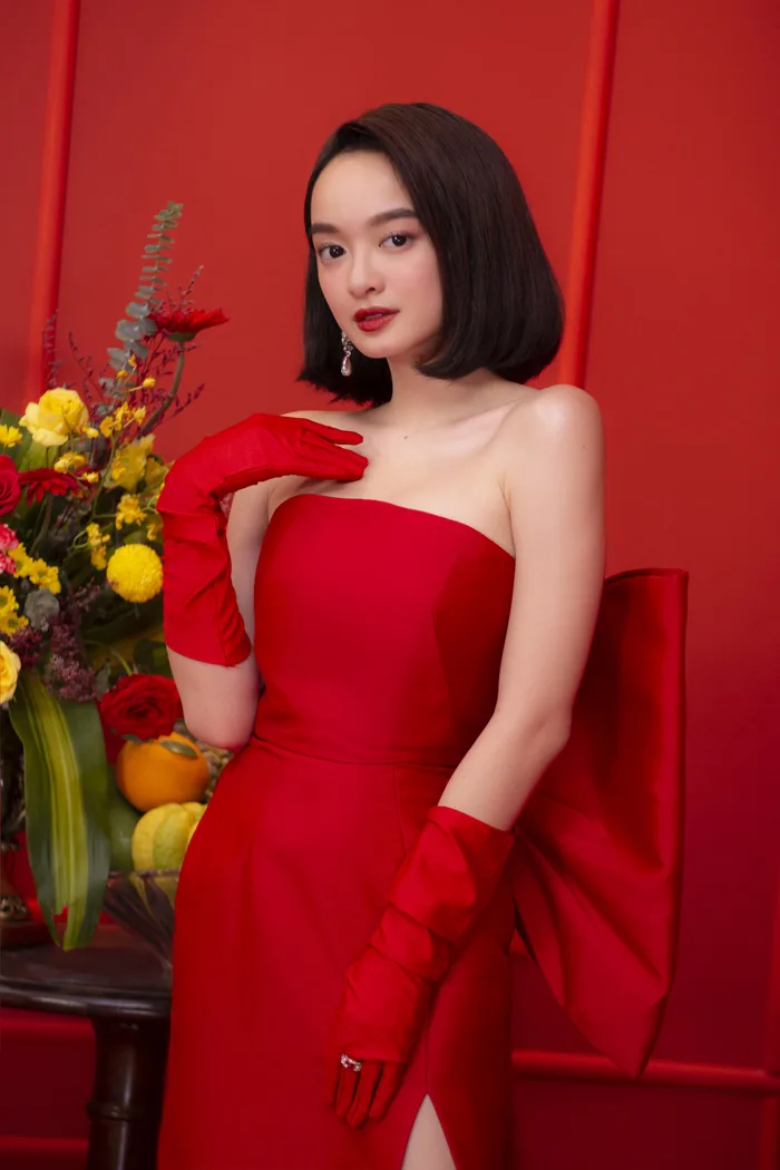 Gái già lắm chiêu V