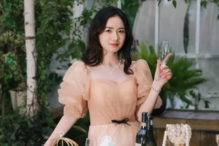 Top 31+ Kiểu Tóc Chụp Kỷ Yếu Cho Nữ Hot Nhất Năm 2026