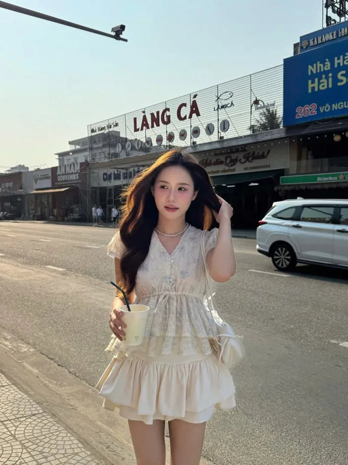 Tạo điểm nhấn kiêu kỳ bằng những mẫu áo kiểu nhiều tầng