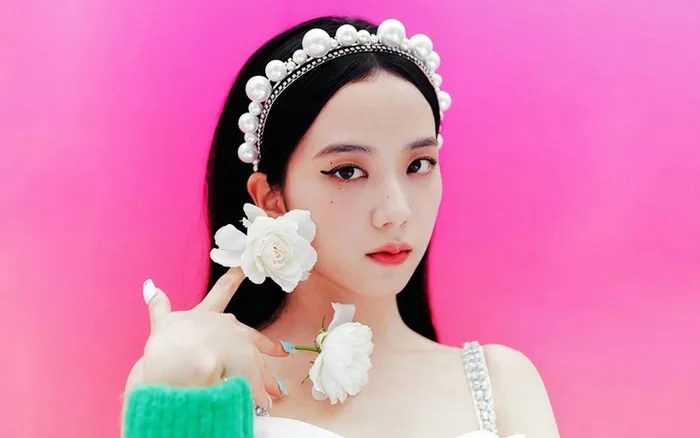 Hé lộ ảnh thẻ xinh như mộng của loạt idol Kpop gen 3 - Saostar.vn