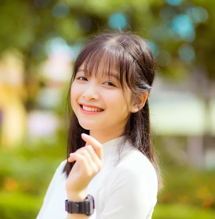 Loạt ảnh đời thường của gái xinh hot nhất mùa kỷ yếu xứ Nghệ, cười một cái  là gây say nắng trên diện rộng