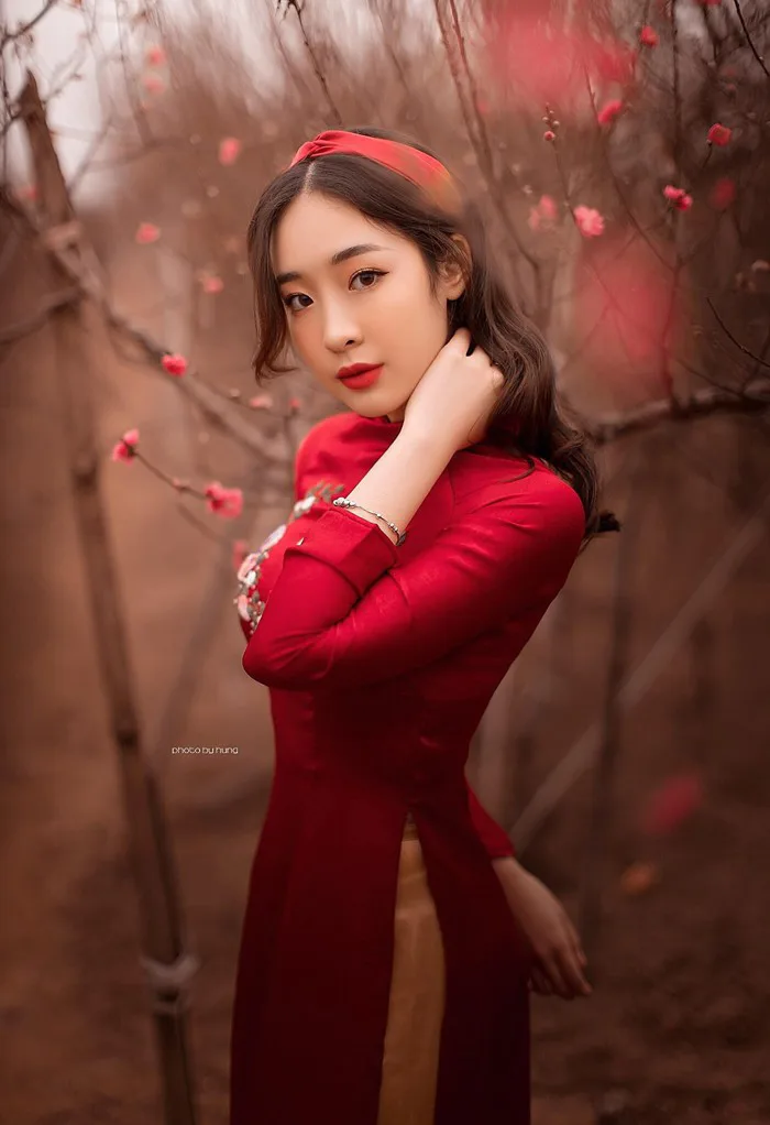 Hot girl' trường Ngoại thương rạng rỡ trong bộ ảnh chào Tết Nhâm Dần 2022