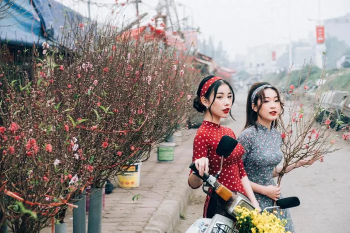 Thiếu nữ xinh đẹp thi nhau khoe ảnh rộn ràng đón Tết từ đầu tháng Chạp |  Báo Dân trí
