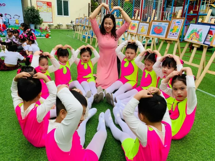 Chiêm Ngưỡng 50 Mẫu đồng phục giáo viên mầm non đẹp nhất
