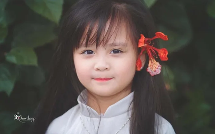 Bé gái 6 tuổi xinh như thiếu nữ trong bộ ảnh 