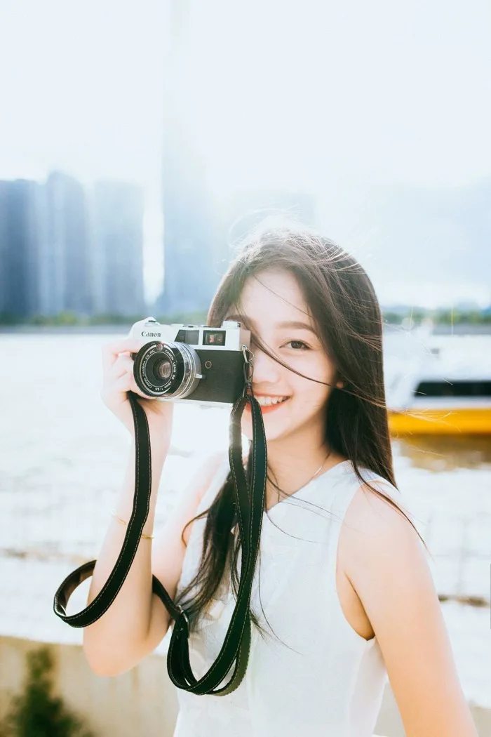 Nhan sắc ngọt ngào của nữ sinh 10X có nụ cười toả nắng 'đốn tim' biết bao  chàng trai - Saostar.vn