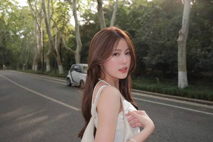 Hot girl Tăng Mỹ Hàn liên tục cập nhật hình ảnh đậm chất nàng thơ, fan nam  ngây ngất sau ồn ào đời tư