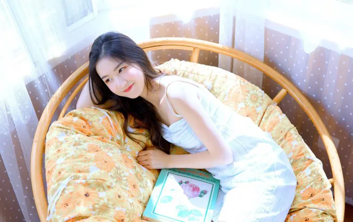 Combo xinh xắn ngây thơ biến nữ sinh 21 tuổi thành hot girl 3,3 triệu  followers trên Tik Tok