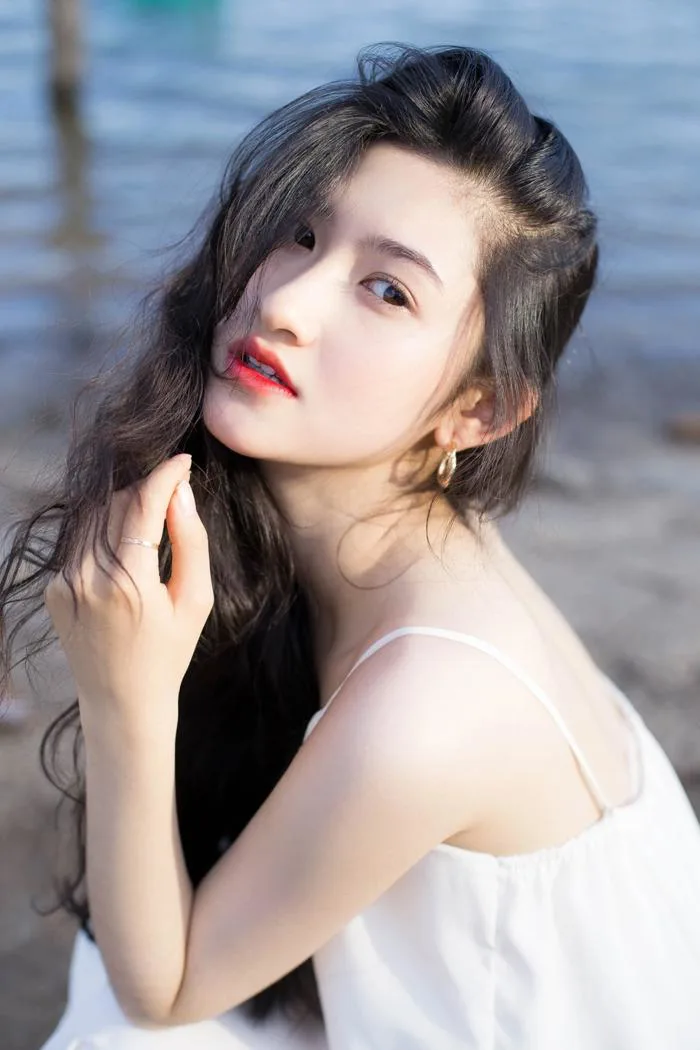 Nữ sinh ĐH Nha Trang đẹp tựa diễn viên Hoa ngữ | Báo Dân trí
