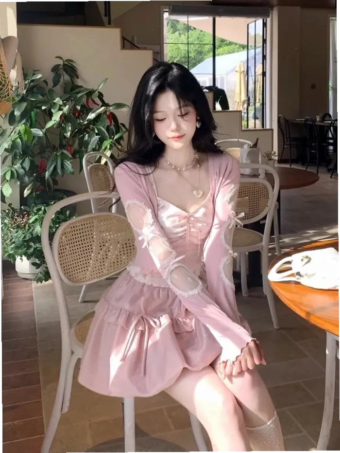 Tuyển Tập Ảnh Gái Xinh Mặc Đồ Pinky Ngọt Ngào và Cuốn Hút