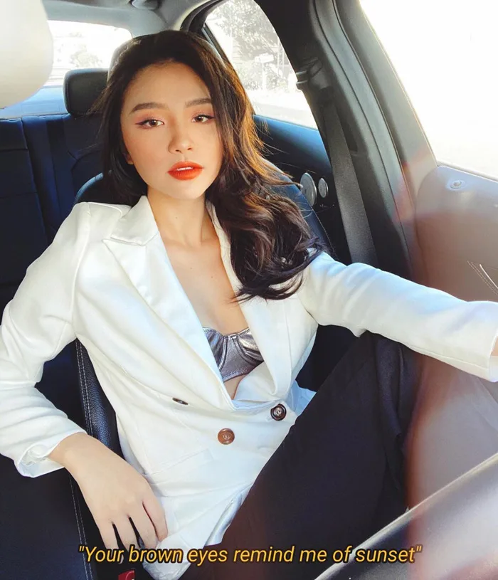 Không cần ai đó đi Mẹc chở vài vòng, hội gái đẹp này đã sớm mua ô tô tiền tỷ, muốn thì tự đi