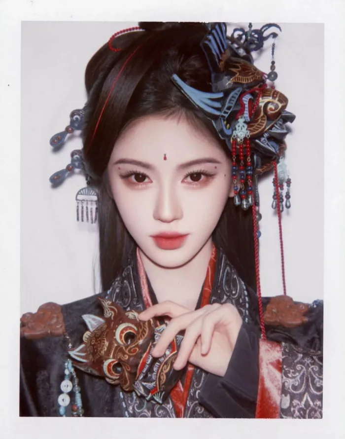 Đã tìm thấy nữ thần ảnh polaroid đẹp nhất showbiz: Góc thẳng góc nghiêng  đều thần thánh, 360 độ không một khuyết điểm