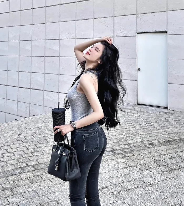 Hot girl châu Á 