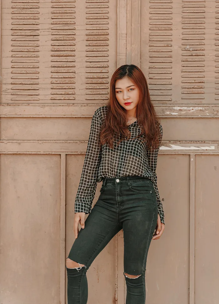 hình ảnh : con gái, người mẫu thời trang, Quần jean, Denim, vai, thời trang, Áo khoác ngoài, Chụp ảnh, Eo, tóc dài, Thân cây, quần, Giày, Bụng, cái cổ, mô hình