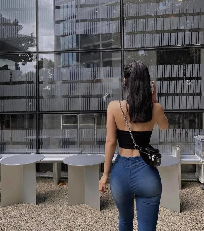 2 mỹ nữ Trung Quốc mặc quần jeans đẹp