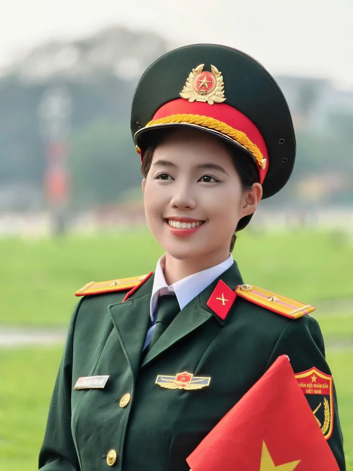 Nữ quân nhân tại Hoa hậu Việt Nam tiếp lửa truyền thống cách mạng của gia  đình