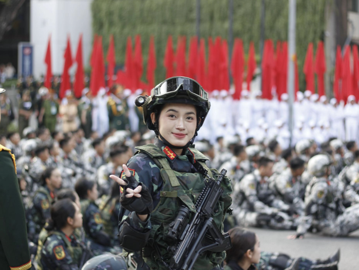 10 nữ quân nhân Việt Nam xinh đẹp khuynh đảo mạng xã hội với nụ cười rạng rỡ