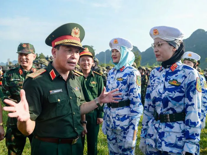 Lan tỏa hình ảnh nữ quân nhân cách mạng vừa xinh đẹp, vừa hùng tráng