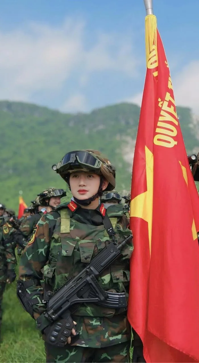 10 nữ quân nhân Việt Nam xinh đẹp khuynh đảo mạng xã hội với nụ cười rạng rỡ