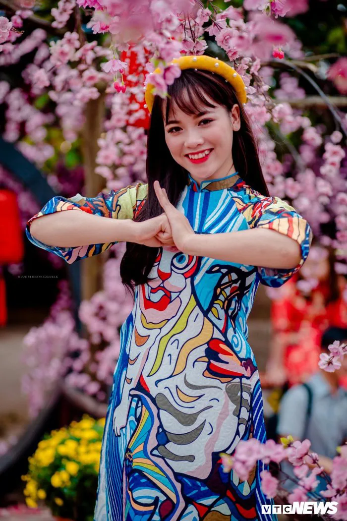Hot girl răng khểnh' xứ Tuyên rạng rỡ trong bộ ảnh đón Xuân