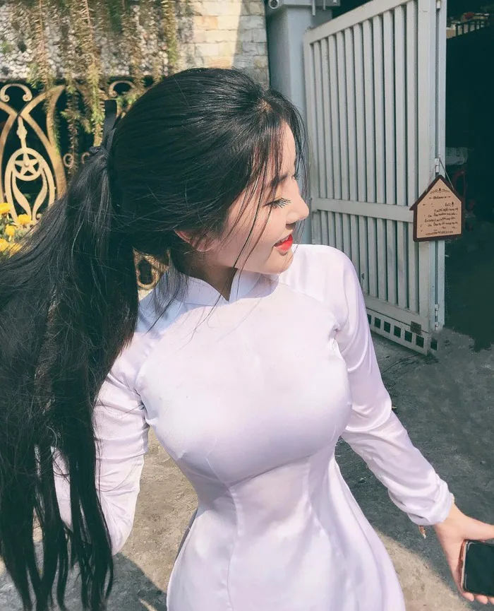 Nữ thần học đường' hot nhất Sài Gòn đốt mắt người nhìn trong loạt ảnh đồ tập bó sát khoe body | Phụ Nữ Sức Khỏe