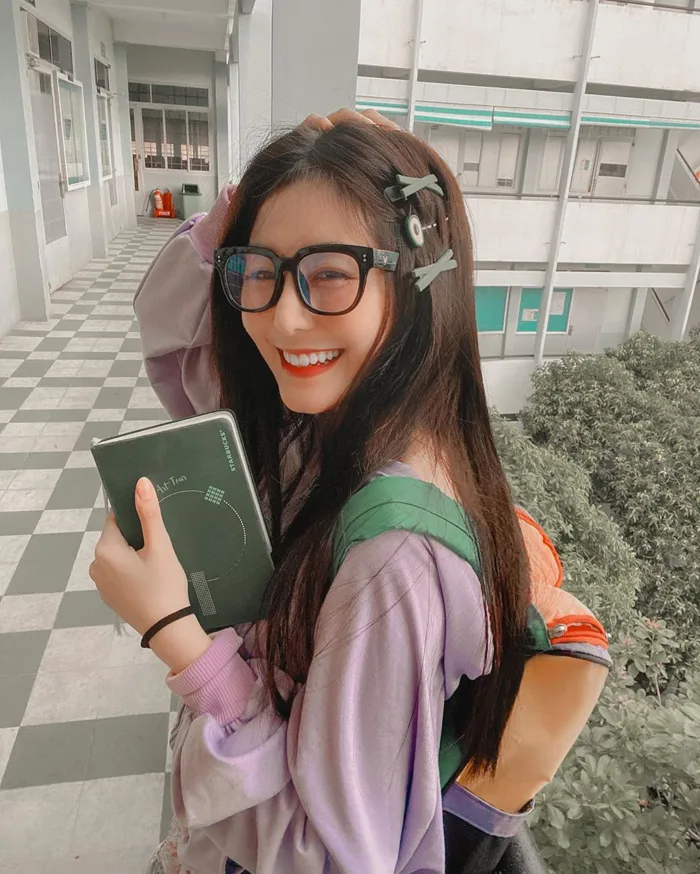 Gái xinh Sài Gòn - Võ Ngọc Trân bỗng khác lạ trong ảnh đăng story, lại một tác phẩm của dùng app quá đà?