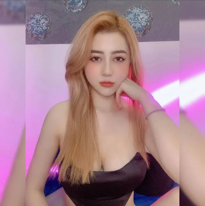 Chuộng phong cách gợi cảm, hot girl Sài Gòn khiến dân mạng thích mê | Báo Dân trí