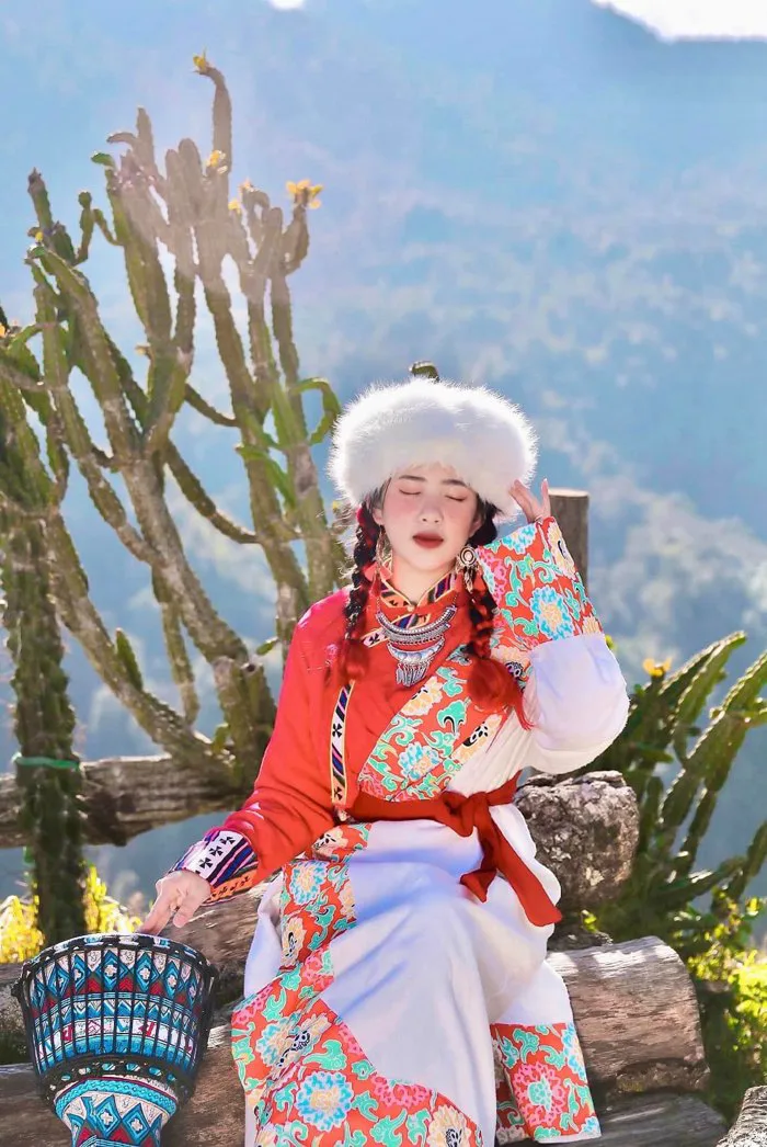 Xuất hiện hàng loạt “thiếu nữ du mục Mông Cổ, Tây Tạng” xinh đẹp giữa núi rừng Sa Pa