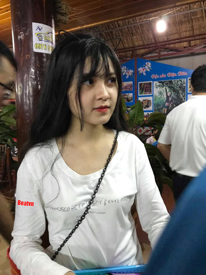 Gái xinh đi bán hàng rong ở Lào Cai được xin info tới tấp, bị nhiều người đặt nghi vấn 