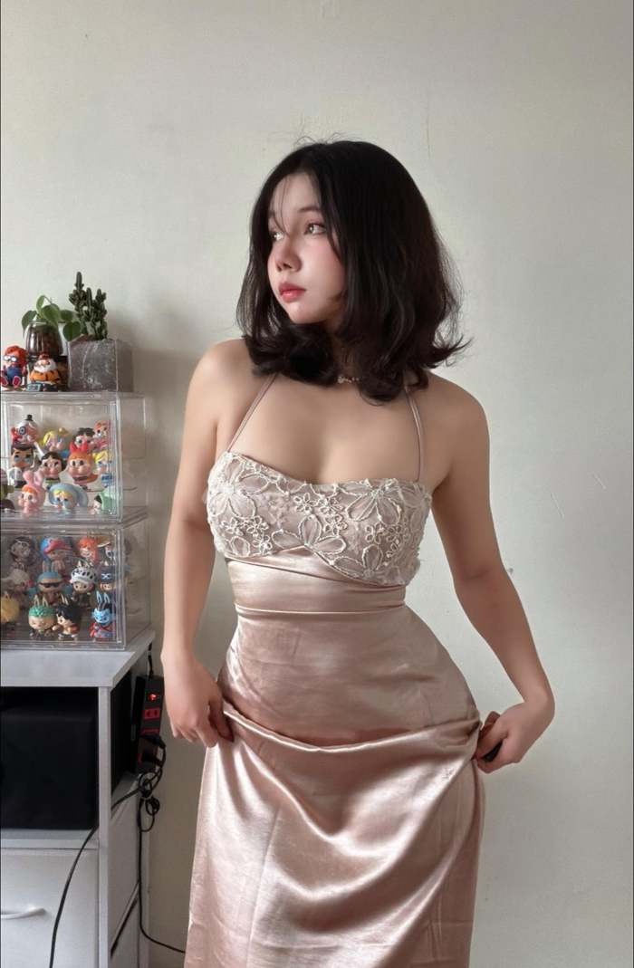 Tung bộ ảnh đón sinh nhật, hot girl xinh đẹp khiến triệu anh em 