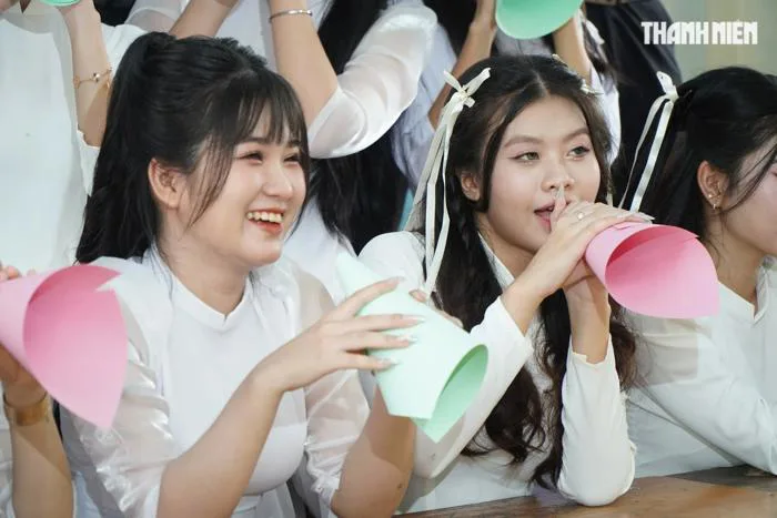 Nữ sinh xinh xắn trong những bộ hình kỷ yếu