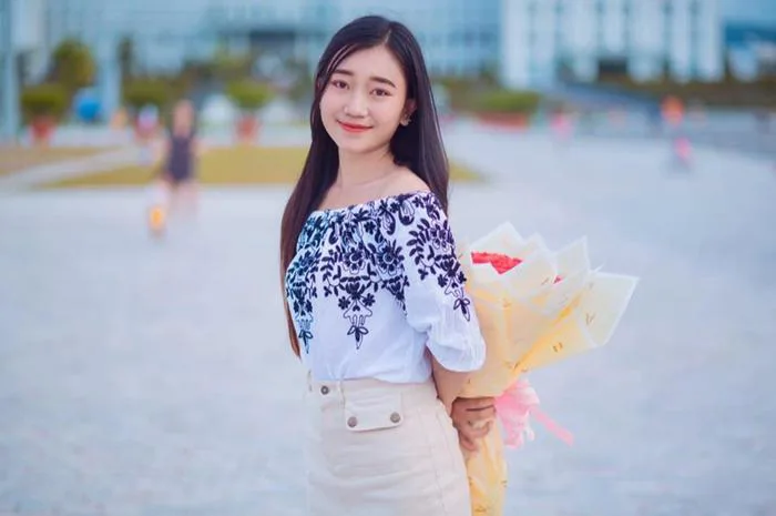Những nữ sinh Lào xinh xắn như hot girl, gây bão cộng đồng mạng Việt | Báo Dân trí