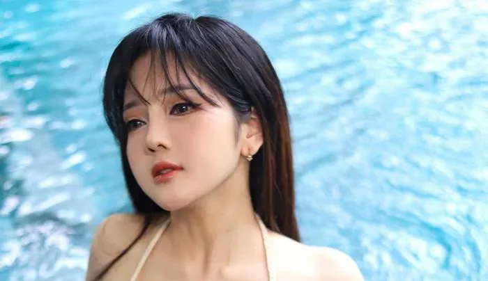 Nữ streamer xinh đẹp gây sốt vì một chi tiết 