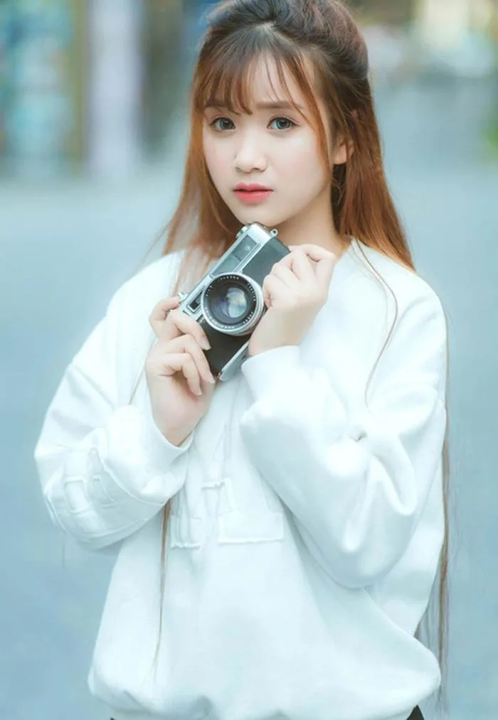 Thiếu nữ Phú Thọ đẹp như sương mai trong trang phục áo dài | Báo Dân trí