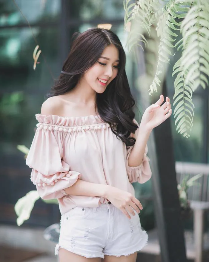 Cô nàng Thái Lan với nét đẹp dịu dàng tựa nữ thần khiến người ta không thể thôi xao xuyến