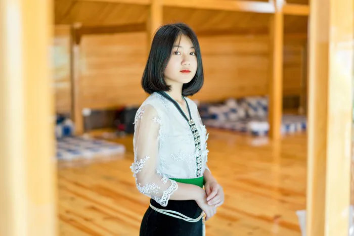 Album: Cô gái Thái xinh xắn bên nếp nhà sàn Suối Kim 2