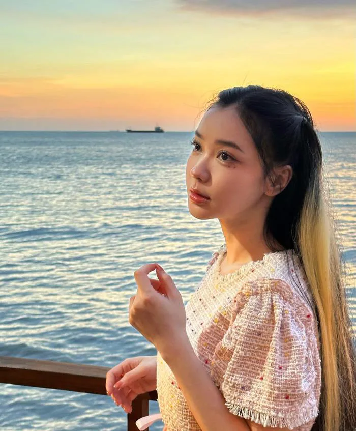 Gái xinh khiến 10 triệu người mê tít trên TikTok: Mặt mộc siêu cưng, ngũ quan xuất sắc