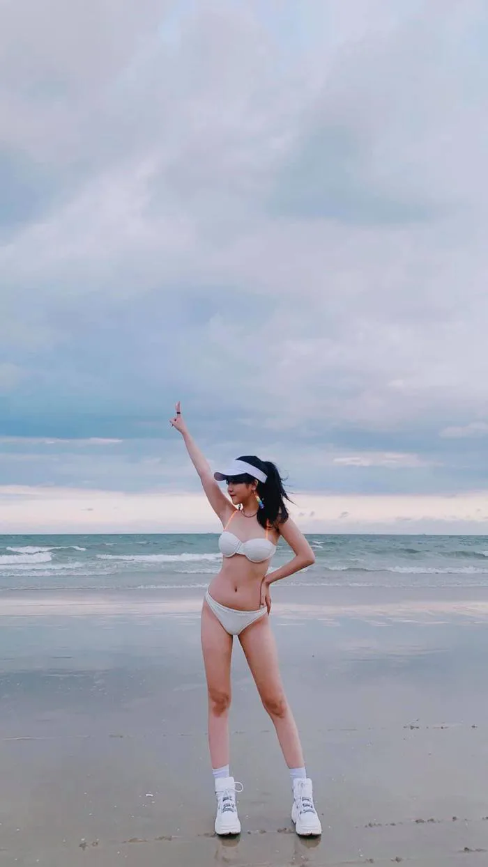 5 hot girl xinh đẹp, có nhiều lượt 