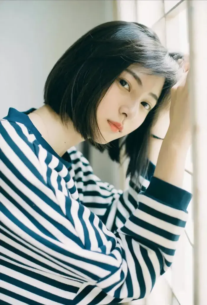 Những hình ảnh gái xinh tóc ngang vai gây sốt mạng xã hội