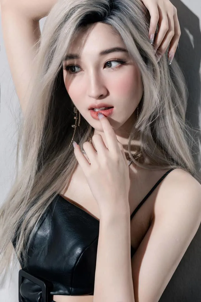 Xám khói - màu tóc khiến Phương Nhi và dàn sao lên hình cực 'slay'
