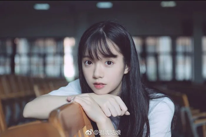 Xinh trong trẻo và nhẹ nhàng, đây hẳn là tình đầu của mọi chàng trai!