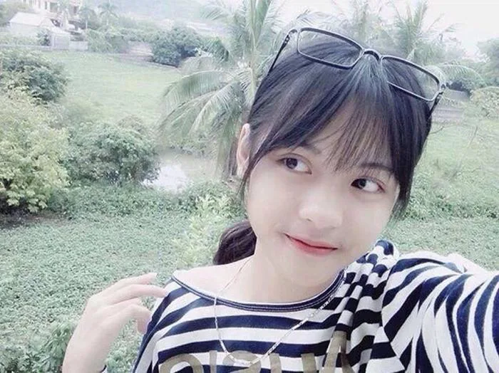Nữ sinh đẹp trong trẻo giống như “cô gái năm ấy chúng ta cùng theo đuổi” |  Báo Dân trí