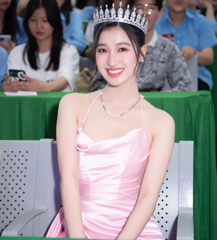 Gái xinh Việt Nam khoe vẻ đẹp tự nhiên qua từng khung hình