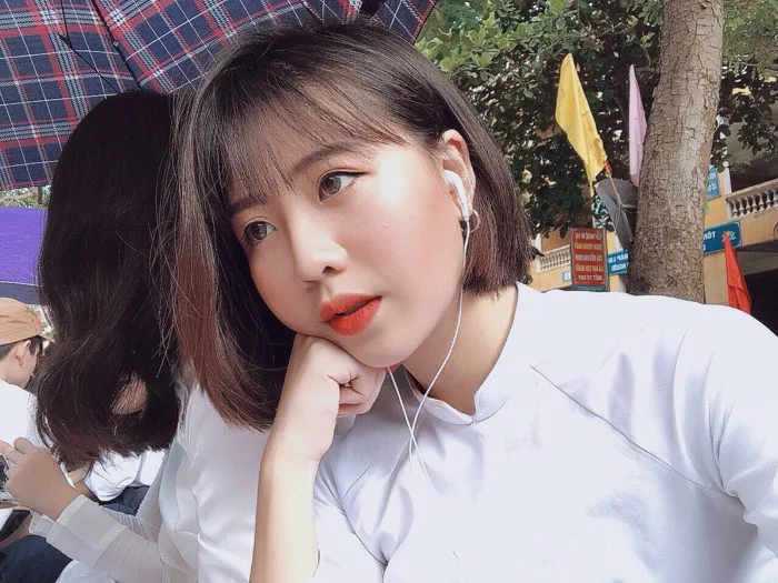 Lộ diện nhan sắc của nữ sinh uống trà sữa nhưng quyết không tháo khẩu trang  cực ngầu
