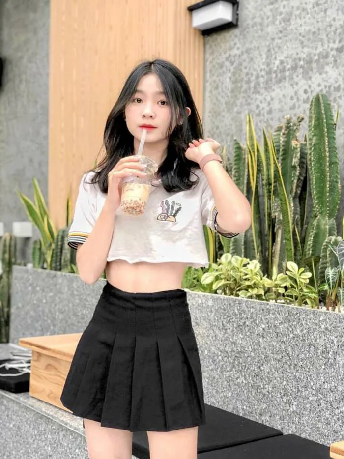 In4 : Hoàng Khanh