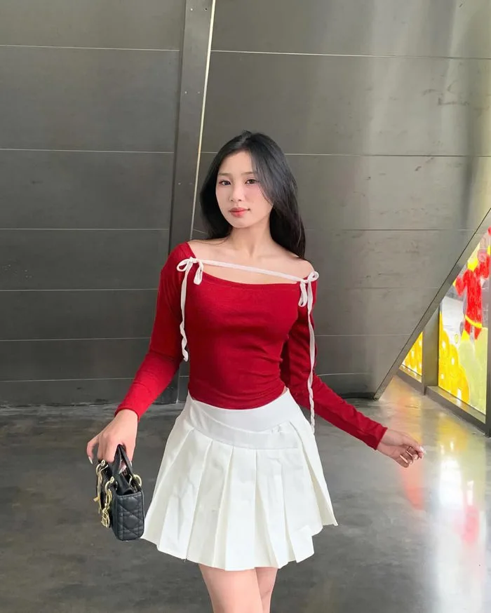 Những 'tuyệt chiêu' phối đồ với màu đỏ giúp nàng chinh phục mọi ánh nhìn
