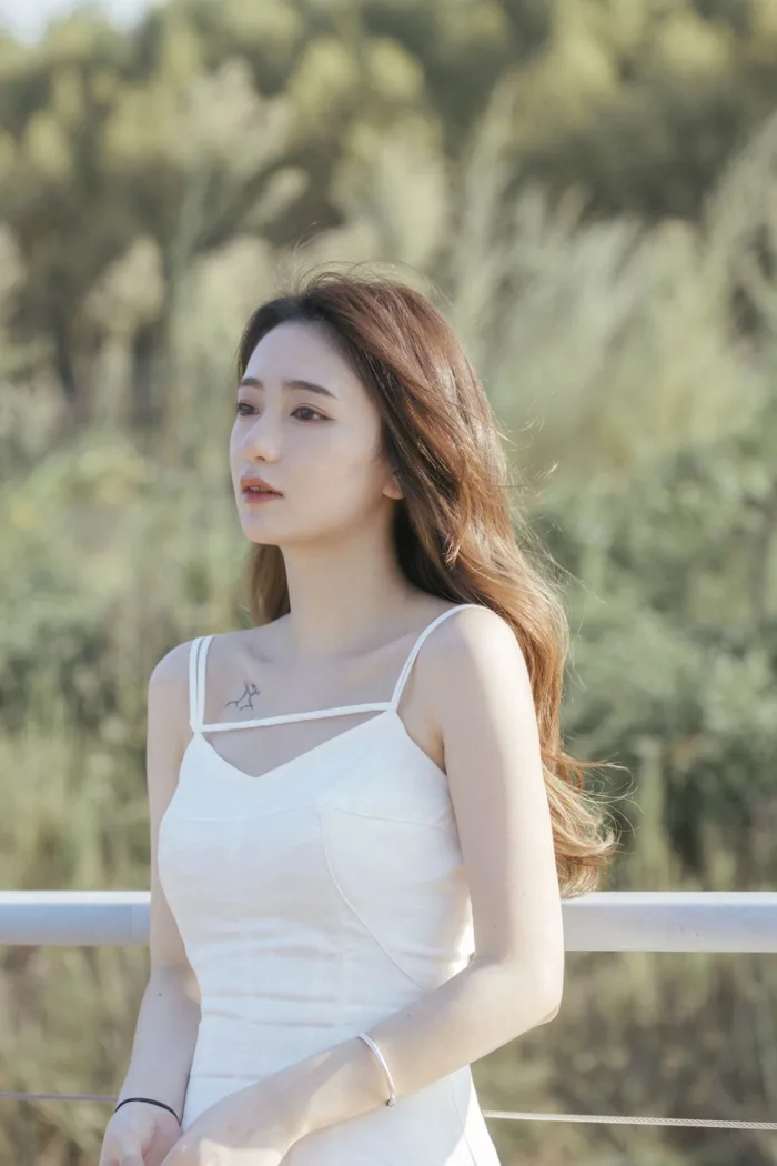 Chụp ảnh với váy trắng nhẹ nhàng - nữ tính - duyên dáng